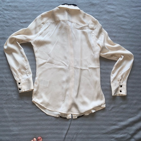 Guess cream and black tuxedo blouse - Picture 3 of 6